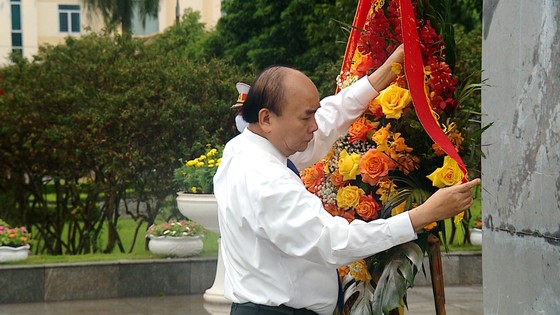 Chủ tịch nước Nguyễn Xuân Phúc: Người cao tuổi được quan tâm, chăm sóc tốt nhất ảnh 7 Chủ tịch nước Nguyễn Xuân Phúc: Người cao tuổi được quan tâm, chăm sóc tốt nhất ảnh 7