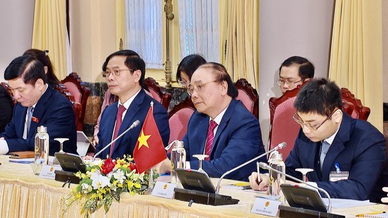 Chủ tịch nước Nguyễn Xuân Phúc chủ trì lễ đón Tổng thống Singapore Halimah Yacob ảnh 3