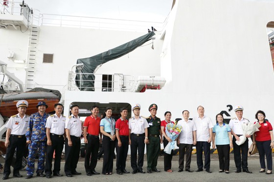 Đoàn đại biểu TPHCM hoàn thành chuyến thăm cán bộ, chiến sĩ vùng biển Tây Nam ảnh 3