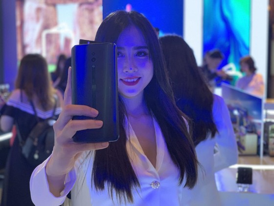 Phong Vũ bắt đầu bán smartphone ảnh 2