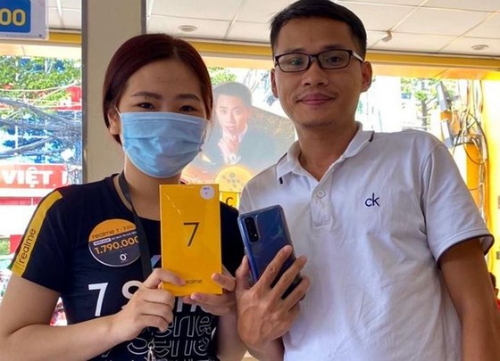 Realme 7 và 7 Pro đạt 3.600 đơn đặt hàng ảnh 1
