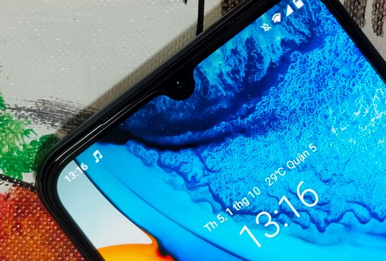 vivo V20: Thiết kế mỏng, trọng lượng nhẹ ảnh 1