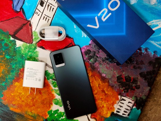 Vivo V20 lên kệ với mức giá 8,5 triệu đồng ảnh 1