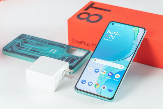 Mở hộp OnePlus 8T 5G, ấn tượng của tân “flagship killer” ảnh 3 Mở hộp OnePlus 8T 5G, ấn tượng của tân “flagship killer” ảnh 3