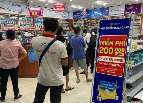 Tặng người nghèo 200.000 viên thuốc đặc trị Covid-19 ảnh 1