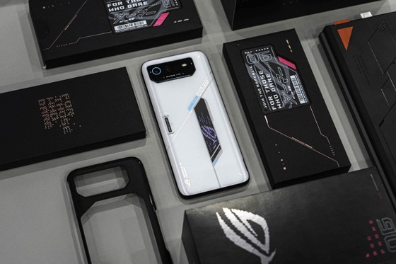Gaming phone ROG Phone 6 “cập bến” thị trường Việt Nam ảnh 1