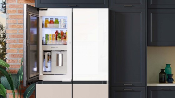 Tủ lạnh Bespoke Multidoor tích hợp quầy minibar 