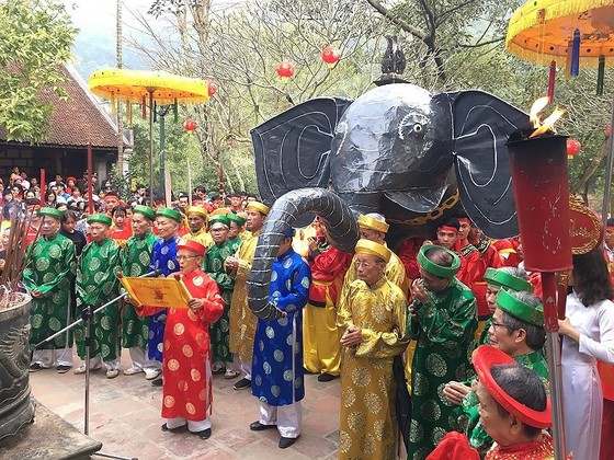 Không còn cảnh “cướp” lộc trong lễ khai hội Gióng ảnh 1