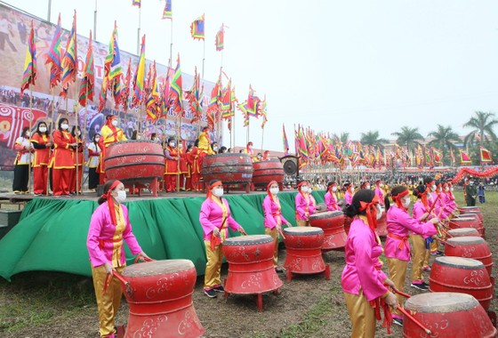 Chủ tịch nước xuống đồng cày ruộng khai hội Tịch điền 2022 ảnh 4