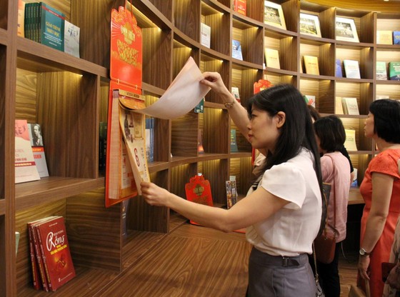 Chiêm ngưỡng 238 bảo vật quốc gia trên lịch bloc 2023 ảnh 2