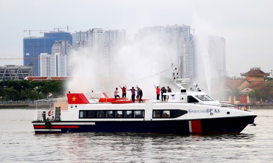 Ứng phó tàu khách đâm tàu du lịch, 118 người gặp nạn ảnh 1