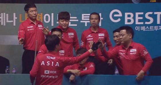 Nguyễn Quốc Nguyện hạ cơ thủ số 1 thế giới giúp đội Bida châu Á tiếp tục thắng ngôi sao châu Âu ảnh 2