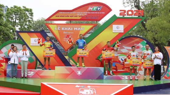 TPHCM thành công đưa Lê Nguyệt Minh thắng chặng mở màn cuộc đua xe đạp Cúp Truyền hình 2021 ảnh 2