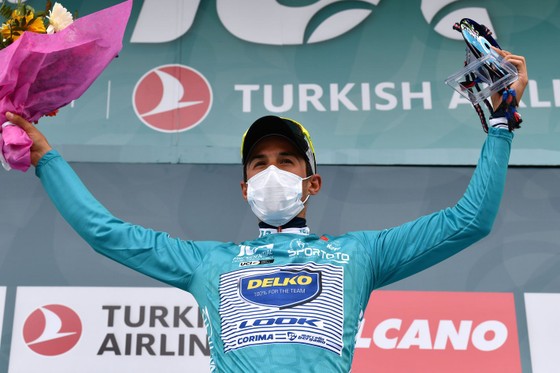 Jasper Philipsen lật đổ Mark Cavendish để đoạt giải Áo xanh ảnh 1