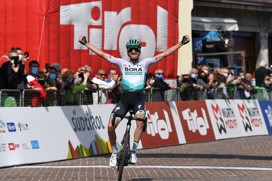 Simon Yates đăng quang cuộc đua xe đạp Tour of Alps ảnh 2