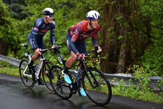 Giải xe đạp Giro d’Italia 2021: Filippp Ganna bị xé Áo hồng ảnh 3
