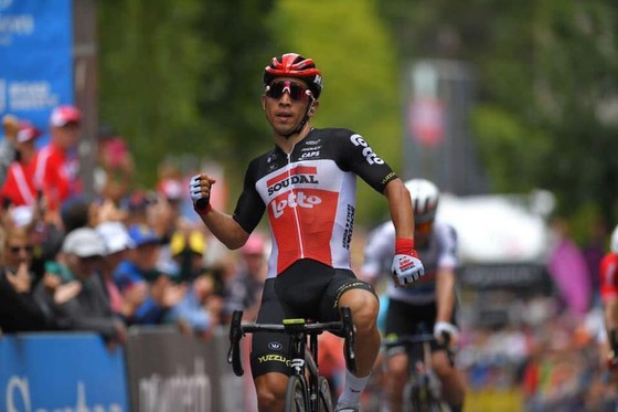 Caleb Ewan thắng chặng 5 giải xe đạp Giro d’Italia 2021với nhiều tai nạn ở đoạn cuối ảnh 3