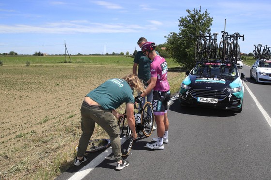 Giacomo Nizzolo “phá dớp” thắng chặng 13 Giro d’Italia 2021 ảnh 2