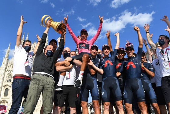 Egan Bernal đăng quang Giro d’Italia trong ngày Ganna chạy cá nhân tính giờ 53,8 km/giờ ảnh 3