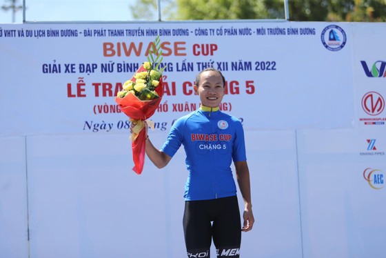 Nguyễn Thị Thật lập hattrick thắng chặng ở giải xe đạp nữ Biwase ảnh 3