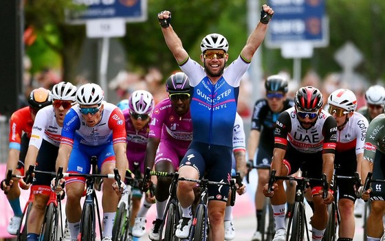 Mùa sau Mark Cavendish sẽ tìm kiếm chặng thắng Tour de France thứ 35 ở tuổi 38
