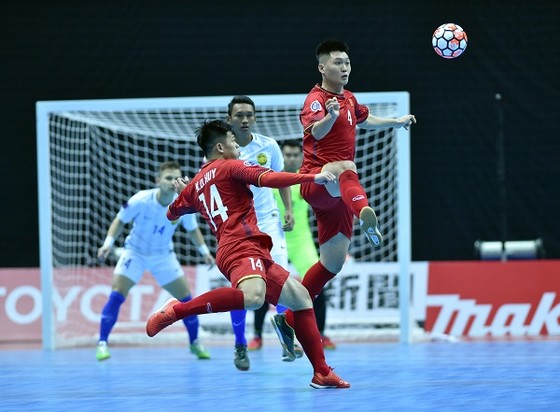 ĐT futsal Việt Nam đã đánh rơi chiến thắng đáng tiếc trước Malaysia. Ảnh: QUANG THẮNG