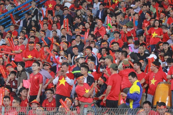 Việt Nam - Campuchia 3-0: Lấy ngôi đầu bảng ảnh 1