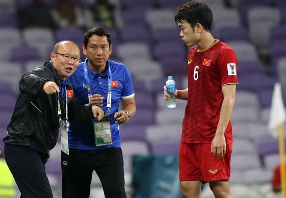 Ông Tuấn trong giai đoạn đồng hành cùng HLV Park Hang-seo ở Asian Cup 2019. Ảnh: ANH KHOA