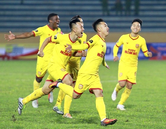Điểm binh vòng 5 V-League 2019: Quyết chiến ở nhóm cuối bảng ảnh 3