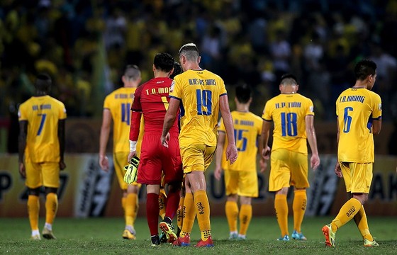 Điểm binh vòng 5 V-League 2019: Quyết chiến ở nhóm cuối bảng ảnh 4