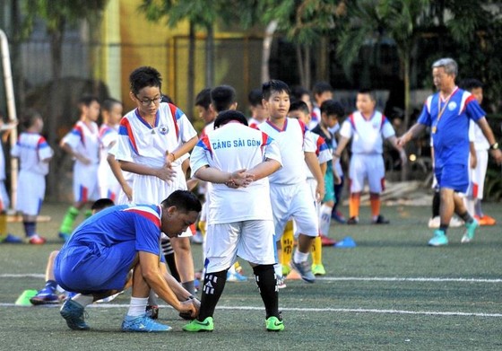 Lớp bóng đá “Ươm mầm tương lai” – Hoài niệm một thời về Cảng Sài Gòn ảnh 1