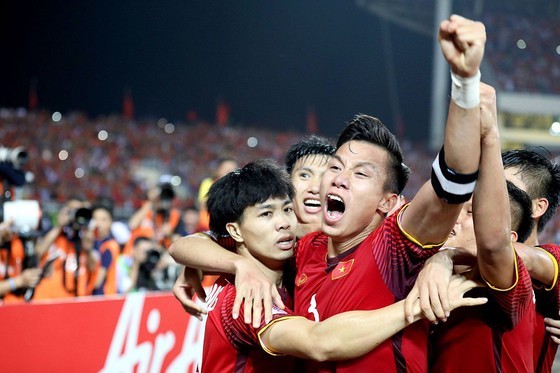 Quế Ngọc Hải ngoài việc đá trung vệ còn có thể đá tiền vệ phòng ngự. Ảnh: Minh Hoàng