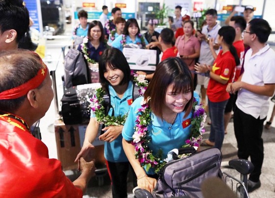 Đội tuyển nữ Việt Nam được thưởng gần 3 tỷ đồng ảnh 3 Đội tuyển nữ Việt Nam được thưởng gần 3 tỷ đồng ảnh 3