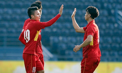Tin vào lời hứa ‘hoa hồng’ của ông Park ảnh 1