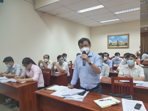 Ông Nguyễn Cao Mỹ (Đại diện Cục thuế Thành phố) phát biểu các vướng mắc về nghĩa vụ tài chính tại các dự án.