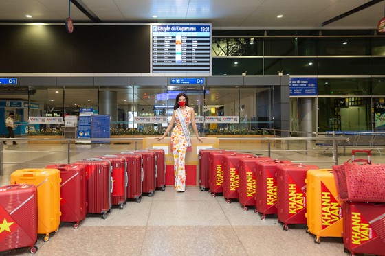 Hoa hậu Khánh Vân chính thức lên đường sang Mỹ chinh phục Miss Universe ảnh 3 Hoa hậu Khánh Vân chính thức lên đường sang Mỹ chinh phục Miss Universe ảnh 3