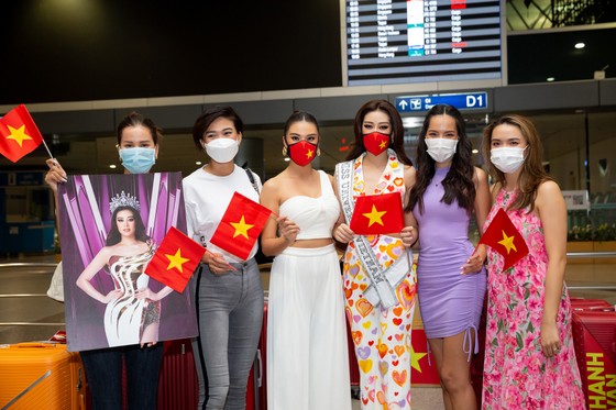 Hoa hậu Khánh Vân chính thức lên đường sang Mỹ chinh phục Miss Universe ảnh 6 Hoa hậu Khánh Vân chính thức lên đường sang Mỹ chinh phục Miss Universe ảnh 6