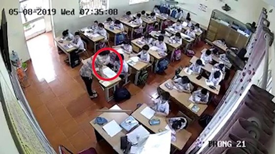 Buộc thôi dạy với cô giáo liên tục đánh học sinh ảnh 1