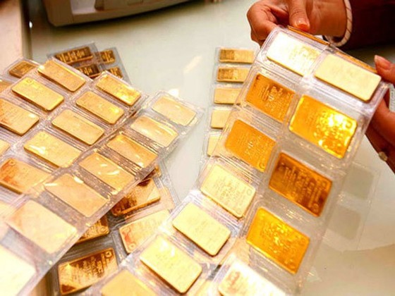 Vàng SJC cao hơn vàng thế giới 7,6 triệu đồng/lượng.
