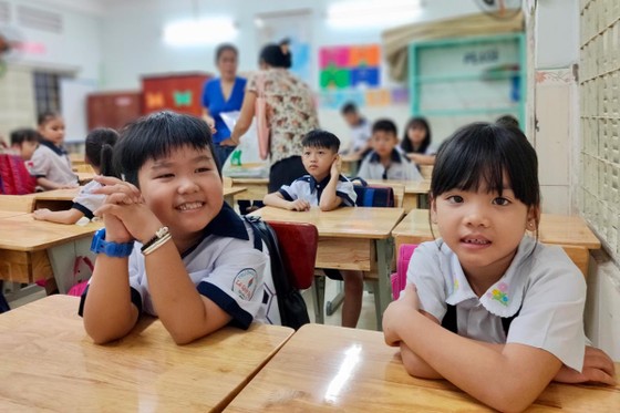 TPHCM: Hơn 1,3 triệu học sinh tựu trường ảnh 7 TPHCM: Hơn 1,3 triệu học sinh tựu trường ảnh 7
