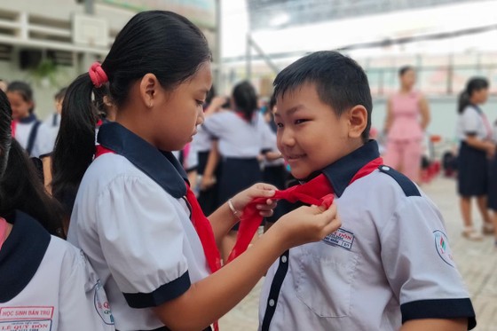 TPHCM: Hơn 1,3 triệu học sinh tựu trường ảnh 8 TPHCM: Hơn 1,3 triệu học sinh tựu trường ảnh 8