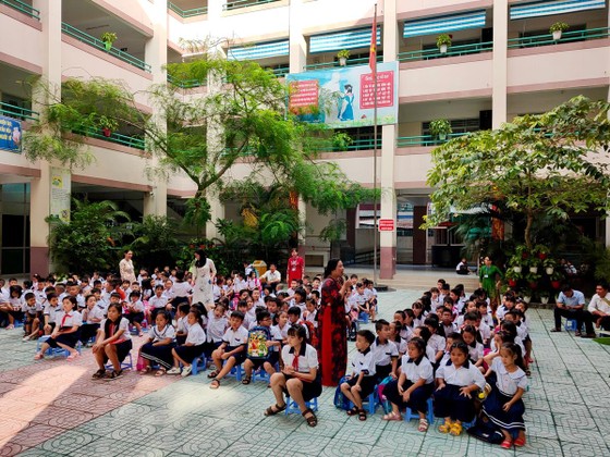 TPHCM: Hơn 1,3 triệu học sinh tựu trường ảnh 4 TPHCM: Hơn 1,3 triệu học sinh tựu trường ảnh 4
