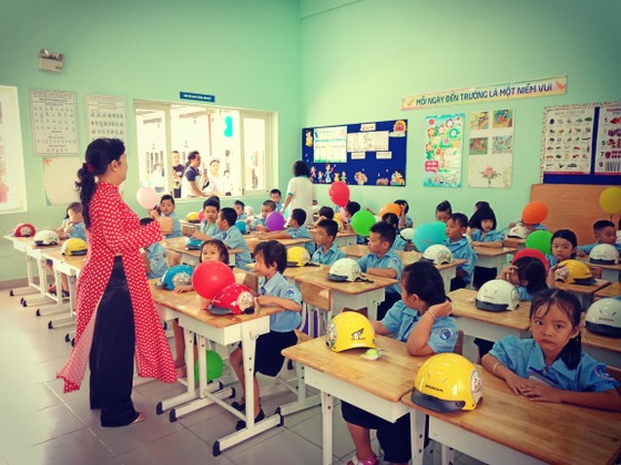TPHCM: Hơn 1,3 triệu học sinh tựu trường ảnh 3 TPHCM: Hơn 1,3 triệu học sinh tựu trường ảnh 3