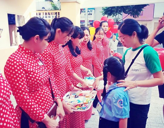 TPHCM: Hơn 1,3 triệu học sinh tựu trường ảnh 1 TPHCM: Hơn 1,3 triệu học sinh tựu trường ảnh 1