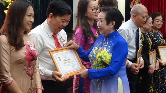 TPHCM tổ chức kỷ niệm 20 năm trao học bổng cho sinh viên nghèo vượt khó ảnh 2