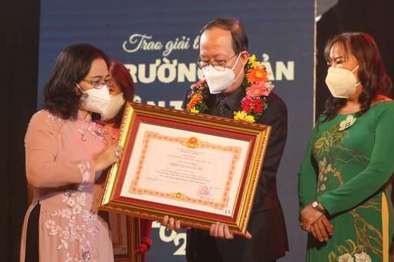Vinh danh các Nhà giáo ưu tú và trao giải thưởng Võ Trường Toản lần thứ 24 năm 2021 ảnh 5 Vinh danh các Nhà giáo ưu tú và trao giải thưởng Võ Trường Toản lần thứ 24 năm 2021 ảnh 5