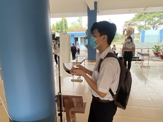 Huyện Củ Chi: Hơn 87% học sinh khối 7, 8 đi học trong ngày đầu tiên trở lại trường ảnh 1 Huyện Củ Chi: Hơn 87% học sinh khối 7, 8 đi học trong ngày đầu tiên trở lại trường ảnh 1