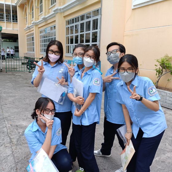 TPHCM: Bắt đầu chấm bài thi tốt nghiệp THPT năm 2022 ảnh 1