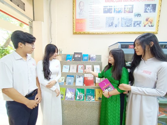 Tăng cường giáo dục nhận thức của học sinh thông qua “Không gian văn hóa Hồ Chí Minh“ ảnh 1