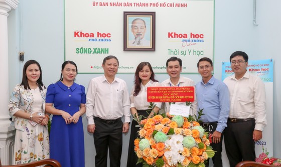 Lãnh đạo TPHCM thăm, chúc mừng các cơ quan báo chí ảnh 2